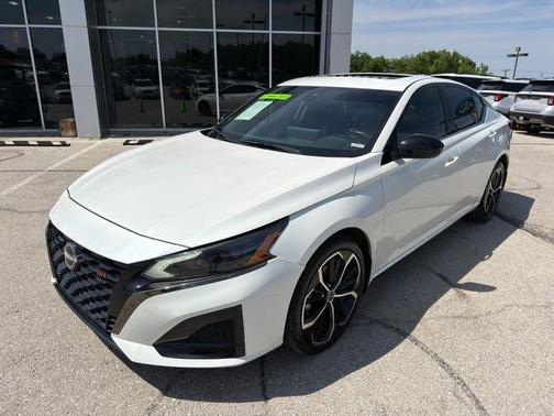 Pearl White Tricoat 2024 Nissan Altima SR Intelligent AWD