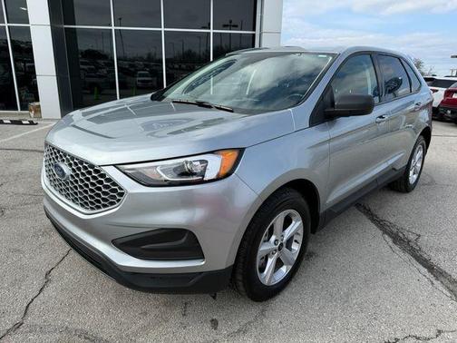 Iconic Silver Metallic 2024 Ford Edge SE