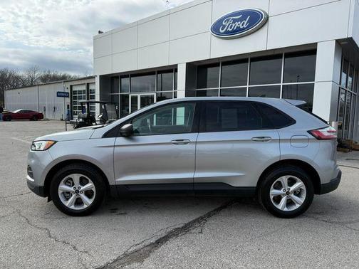 Iconic Silver Metallic 2024 Ford Edge SE