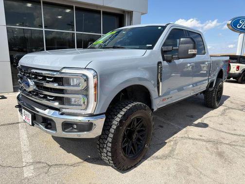 Glacier Gray Metallic Tri-Coat 2024 Ford F-250 Lariat