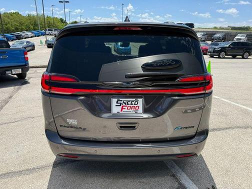 2021 Chrysler Pacifica Hybrid Touring L