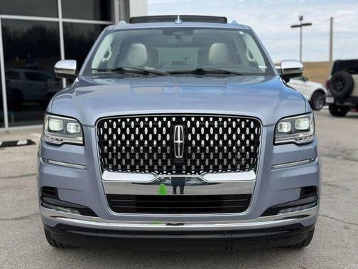 2022 Lincoln Navigator Black Label