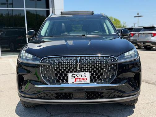 Infinite Black Metallic Clearcoat 2025 Lincoln Aviator Premiere