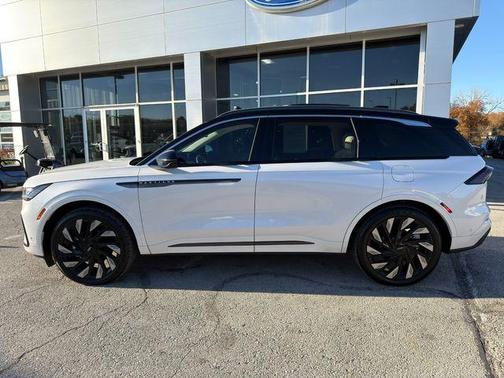 2024 Lincoln Nautilus Black Label