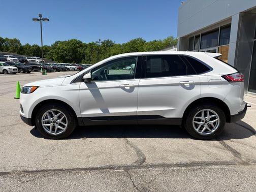 Star White Metallic Tri-Coat 2023 Ford Edge SEL