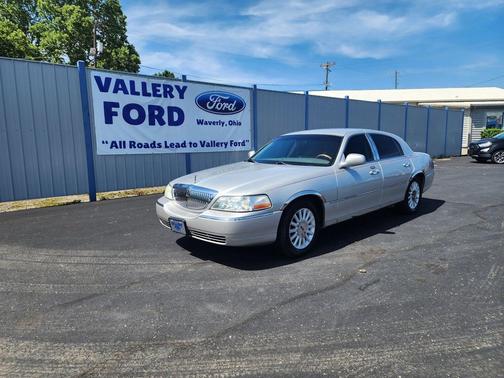 2004 Lincoln Town Car Ultimate
