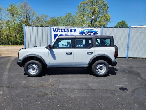 Avalanche Gray 2026 Ford Bronco Base