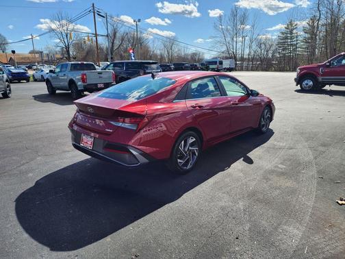 2025 Hyundai ELANTRA Limited