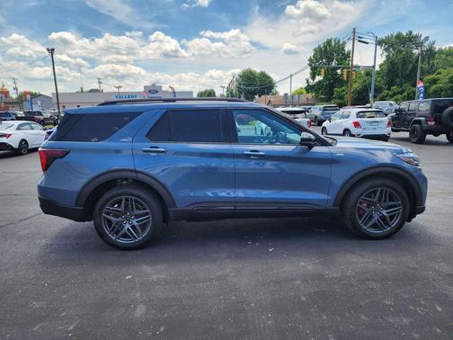 Vapor Blue 2025 Ford Explorer ST-Line