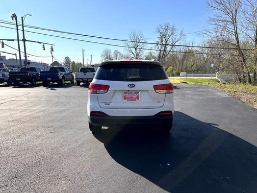 2016 Kia Sorento LX