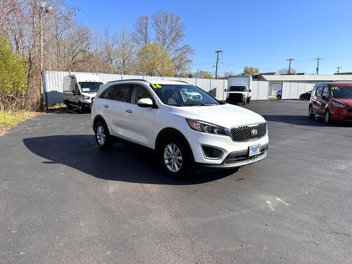 2016 Kia Sorento LX
