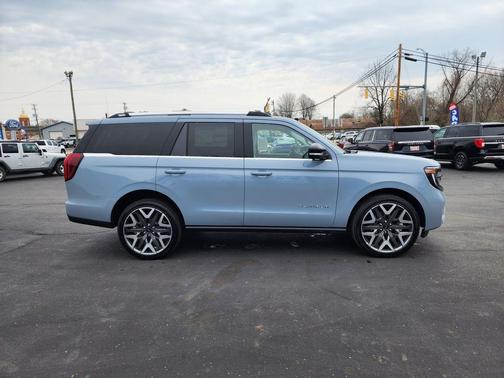 2026 Ford Expedition Platinum