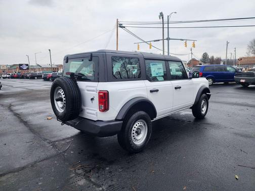 2025 Ford Bronco Base