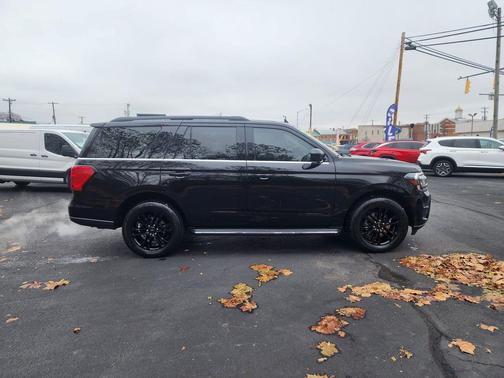 2022 Ford Expedition XLT