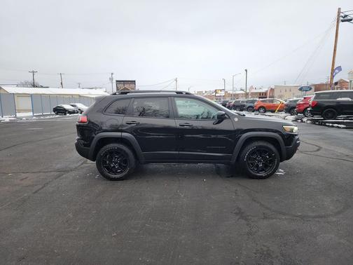 2022 Jeep Cherokee Trailhawk