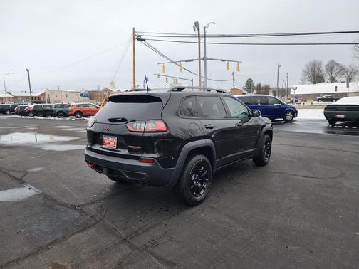 2022 Jeep Cherokee Trailhawk