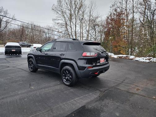 2022 Jeep Cherokee Trailhawk