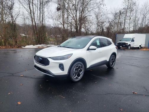 2026 Ford Escape Platinum