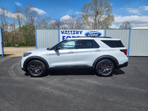 Space White Metallic 2026 Ford Explorer ST-Line