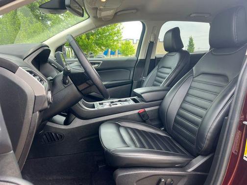 BURGUNDY VELVET MET TINT CC 2023 Ford Edge SEL