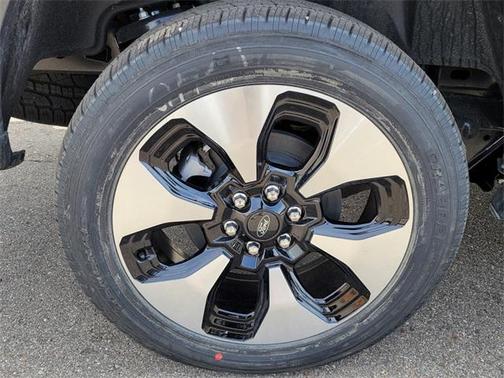 2025 Ford F-150 Lightning Platinum