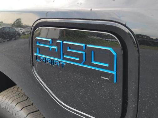 2025 Ford F-150 Lightning LARIAT