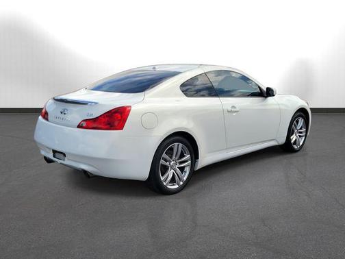 2009 INFINITI G37x Base