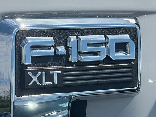 Oxford White 2022 Ford F-150 XLT