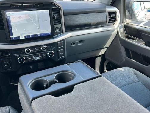 Oxford White 2022 Ford F-150 XLT