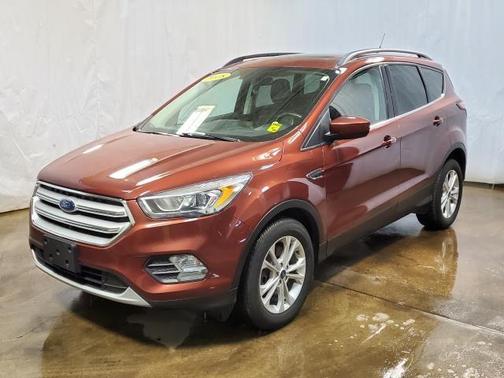 Photo 3 of 37 of 2018 Ford Escape SEL