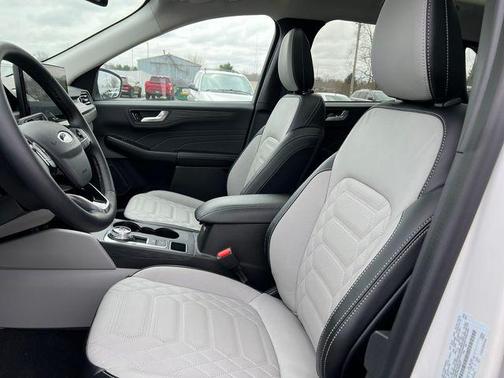 STAR WHITE METALLIC TRI-COAT 2024 Ford Escape PHEV SE