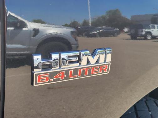 2018 RAM 3500 Tradesman Crew Cab 4x4 8' Box