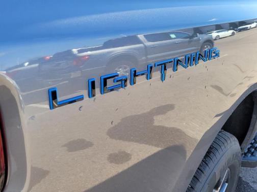 2025 Ford F-150 Lightning LARIAT