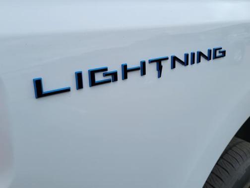 2025 Ford F-150 Lightning Flash