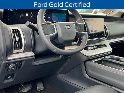 2025 Ford Expedition Max Active 4x4