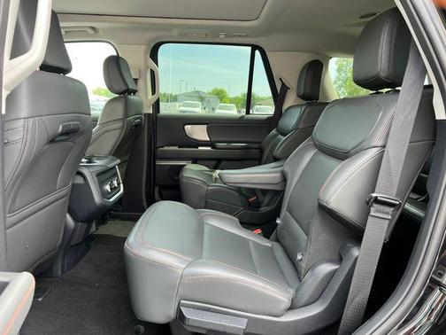 AGATE BLACK METALLIC 2025 Ford Expedition Active