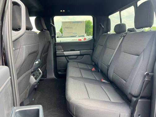 Agate Black Metallic 2026 Ford F-150 XLT