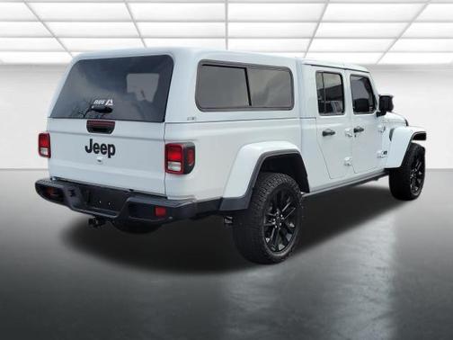 2024 Jeep Gladiator Nighthawk