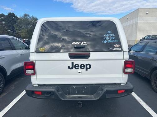 2024 Jeep Gladiator Nighthawk