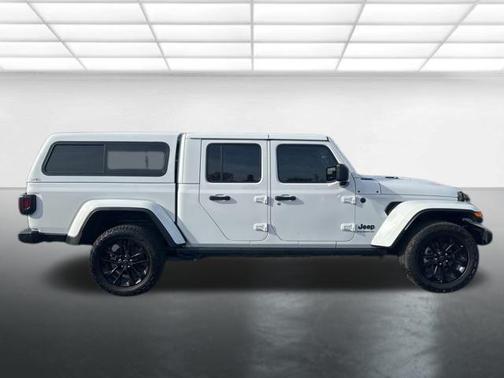 2024 Jeep Gladiator Nighthawk