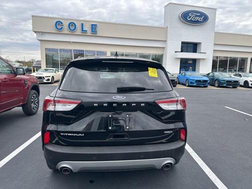 2022 Ford Escape Titanium