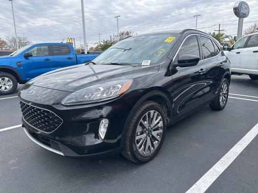 2022 Ford Escape Titanium