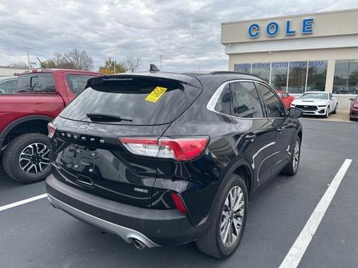 2022 Ford Escape Titanium