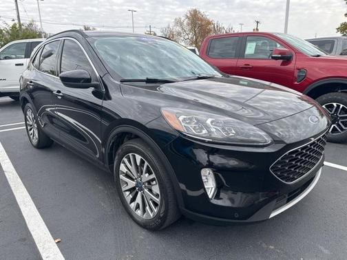 2022 Ford Escape Titanium