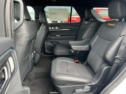 Star White Metallic Tri-Coat 2026 Ford Explorer Tremor