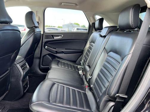 AGATE BLACK METALLIC 2023 Ford Edge SEL
