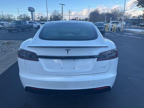2022 Tesla Model S Plaid