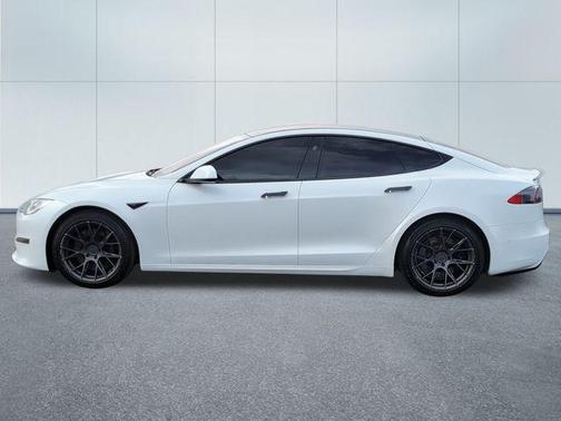 2022 Tesla Model S Plaid