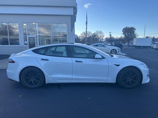 2022 Tesla Model S Plaid