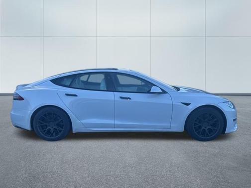 2022 Tesla Model S Plaid